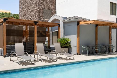 Бассейн в Garner Hotel Aiken South by IHG или поблизости