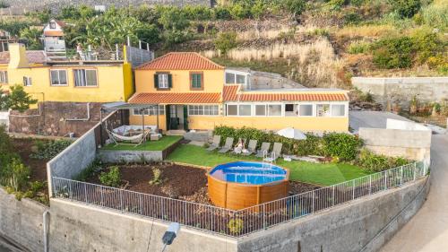 Hibiscus House by YOUR KEY
