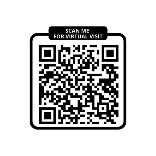 un code qr noir et blanc avec un signe me scanner pour une visite virtuelle dans l'établissement Bluestay 131 - Charmant appartement à Paris, à Paris