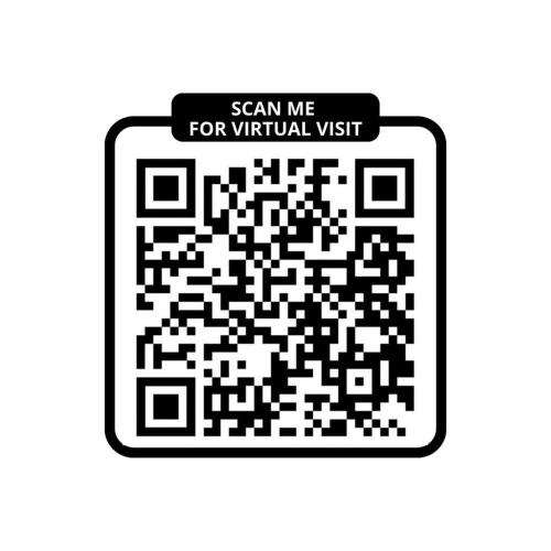 un code qr noir et blanc avec un signe me scanner pour une visite virtuelle dans l'établissement Bluestay 245 -Duplex sur les Champs-Elysées+Balcon, à Paris