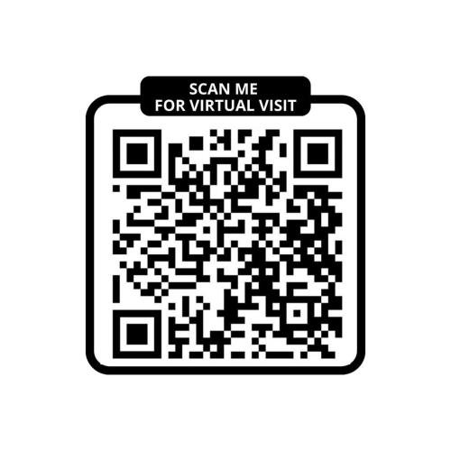 un code qr noir et blanc avec un signe me scanner pour une visite virtuelle dans l'établissement Bluestay 296 - Superbe appartement à Paris 17, à Paris