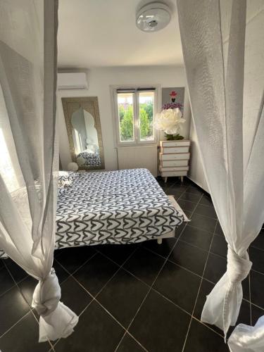 Photo de la galerie de l'établissement Piscine Cosy, 3 chambres, 3 SdB, havre de paix à 10 min des plages, à Mauguio