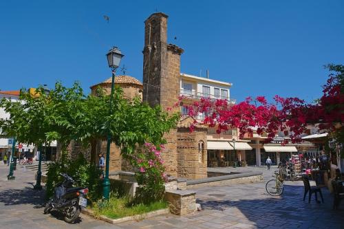 Upscale Modern Escape in the Historic Center