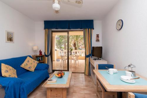 Tranquil Studio Apartment Communal Heated Pool