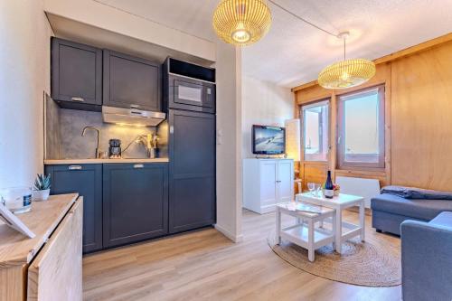Charming Méribel Ski-In Flat with Balcony and Mountain Views