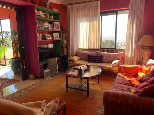 O zonă de relaxare la Art&Deco apartment in the city center