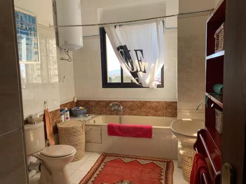 O baie la Art&Deco apartment in the city center