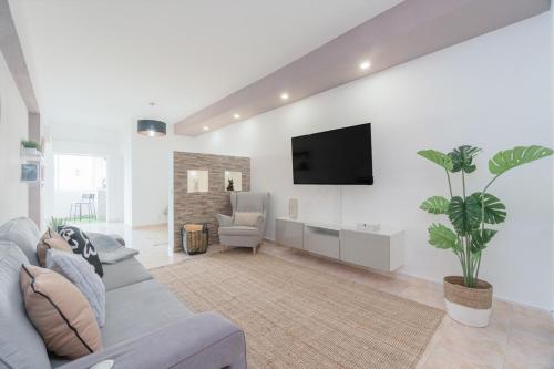 Central Apartment by Ocvillas