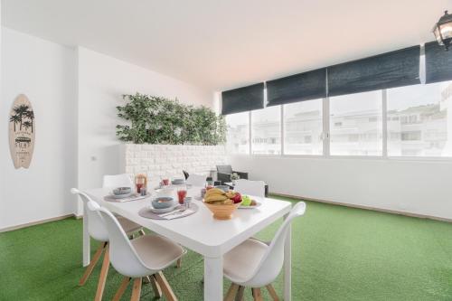 Central Apartment by Ocvillas