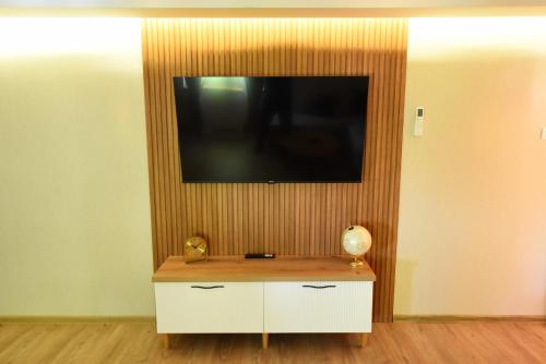 Μια τηλεόραση ή/και κέντρο ψυχαγωγίας στο Mia Casa deluxe
