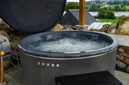 Fotografie z fotogalerie ubytování The Village at The Rocks - Luxury Glamping Resort v destinaci Newry