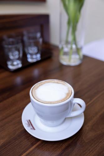 Kemudahan buat kopi dan teh di Hotel Chrobry