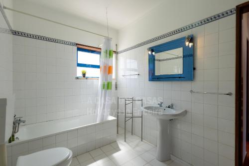 Koupelna v ubytování Casa do Sol by AcasaDasCasas