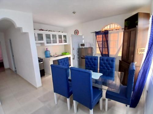 Kuchyň nebo kuchyňský kout v ubytování VILLA CON PISCINA en los jardines Boca Chica