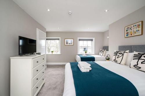 Two Apartments in One , City Centre, Sleeps 11! photo 5