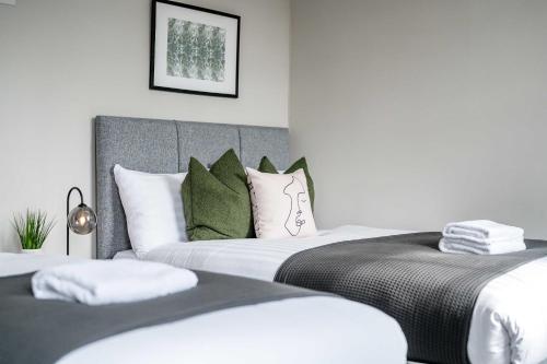 Two Apartments in One , City Centre, Sleeps 11! photo 10