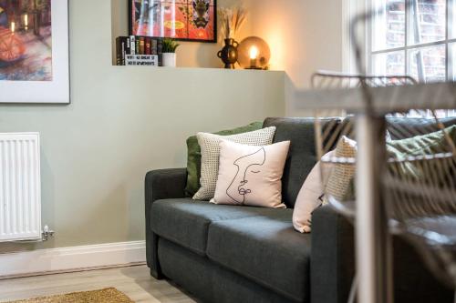 Two Apartments in One , City Centre, Sleeps 11! photo 15