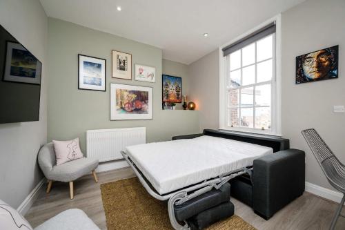 Two Apartments in One , City Centre, Sleeps 11! photo 14