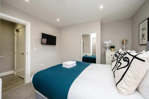 Two Apartments in One , City Centre, Sleeps 11! photo 22