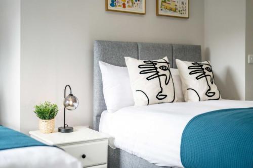 Two Apartments in One , City Centre, Sleeps 11! photo 27