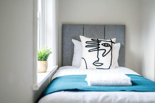 Two Apartments in One , City Centre, Sleeps 11! photo 28