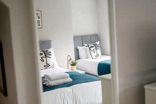 Two Apartments in One , City Centre, Sleeps 11! photo 29