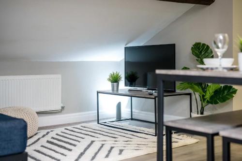 Two Apartments in One , City Centre, Sleeps 11! photo 32