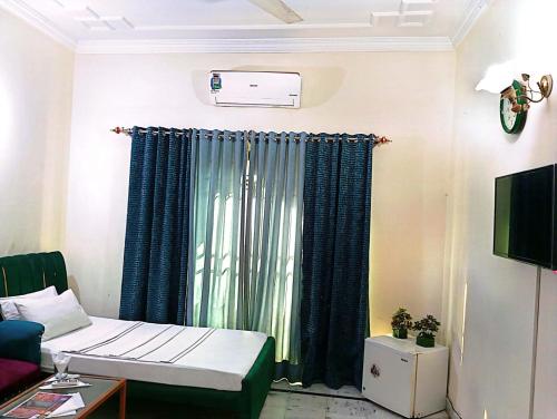 Μια τηλεόραση ή/και κέντρο ψυχαγωγίας στο Orion guest house