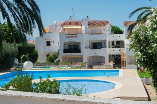 WELCS APARTAMENTO 273 EMP con piscina publica