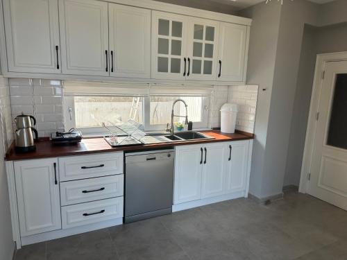 Dapur atau dapur kecil di Villa Metehan