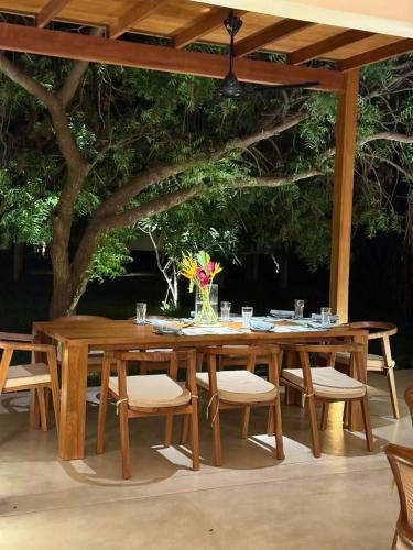 Κήπος έξω από το Niketh Villa Komari Arugambay