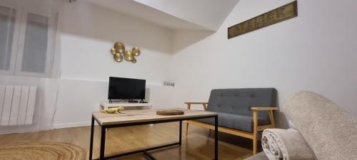 Emy centre-ville T3 rénové cocon cosy parking 50 m2