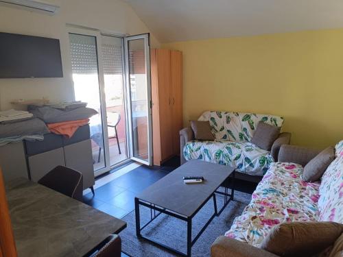 Afbeelding uit fotogalerij van Una Apartments in Budva