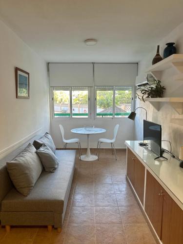 Η κουζίνα ή μικρή κουζίνα στο Luminoso Apartamento en la Playa de San Juan