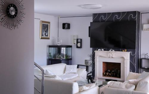 Luxury Villa Karla next to Beach on Island Brač