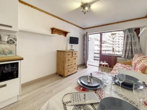 Studio confortable aux Menuires avec balcon, skis aux pieds - FR-1-344-1072