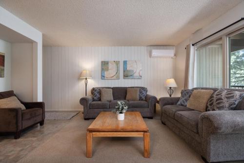Χώρος καθιστικού στο Ponderosa Vista - Resort Condo
