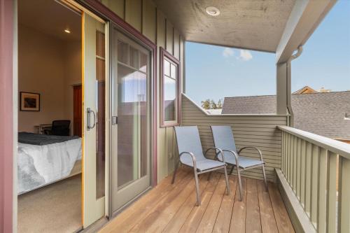 Balkoni atau teres di Walk to Downtown Sisters - 2BDR - Perfect Location