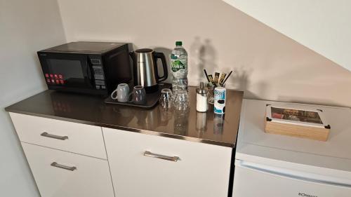 3 ROOMS - Zimmervermietung nähe Flughafen BER - gratis WLAN, Parken & Netflix photo 36