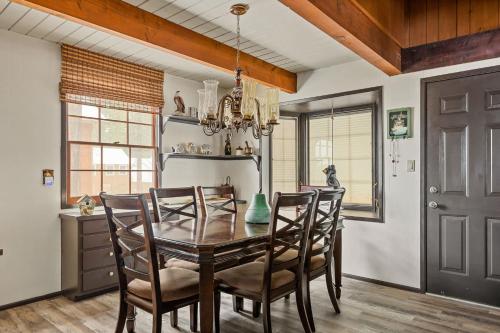 Billede fra billedgalleriet på Happy Bear Cabin - Hike Bike & More i Big Bear Lake