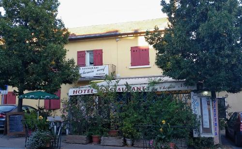 Bangunan di mana terletaknya hotel