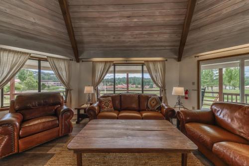 Gallery image of Par Fore The Course: Your Golf-side Getaway in Ruidoso