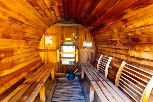 Φωτογραφία από το άλμπουμ του Creator Cabin - Retreat for 8 σε Johnson City