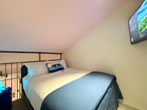 Postel nebo postele na pokoji v ubytování BIG little Hotel
