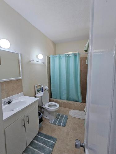 Ένα μπάνιο στο Ocean Bliss Apt 4