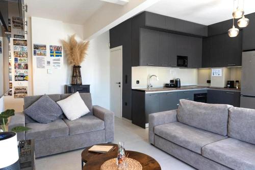 Brand New Apartment with Large Balcony - 1 Min to Metro