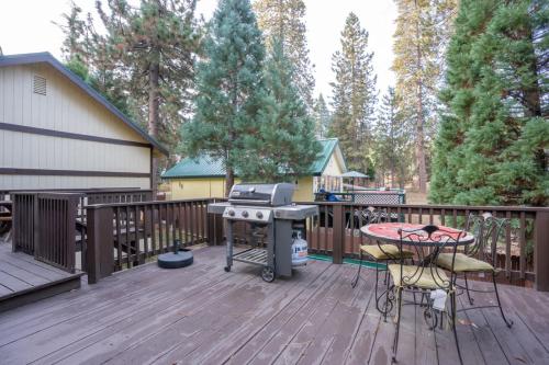 Μπαλκόνι ή βεράντα στο Fully Renovated 3Bd at Yosemite's South Gate