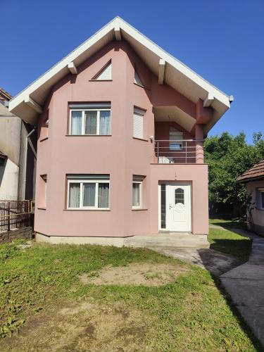 Budova, kde se ubytování v soukromí nachází