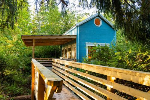 Game Room and Private Beach Anderson Island Gemにある庭
