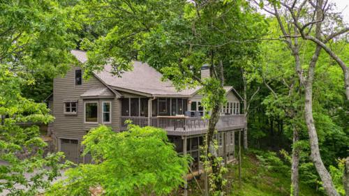Φωτογραφία από το άλμπουμ του New in Big Canoe- Golf Lake & Mountain Views σε Marblehill